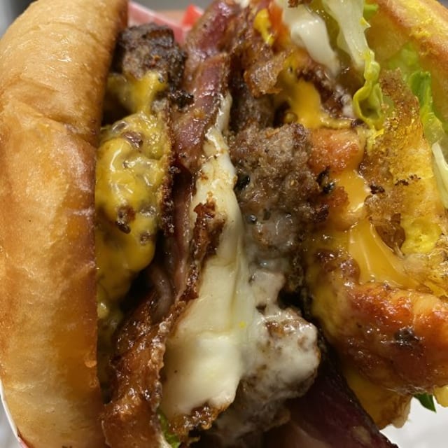 Pizza Burger DLX.