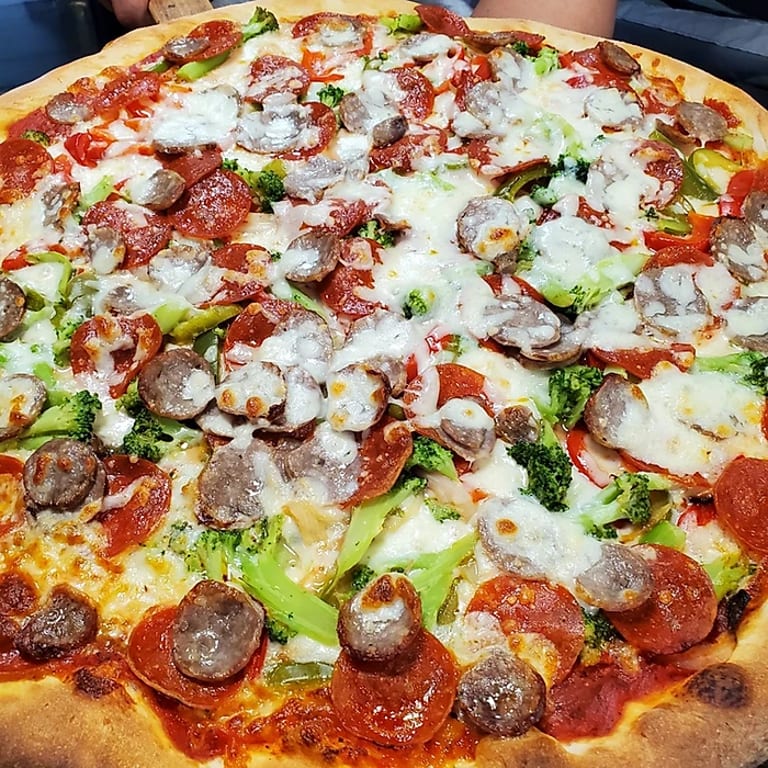 Supreme Pizza: Italian Delight with All the Fixings