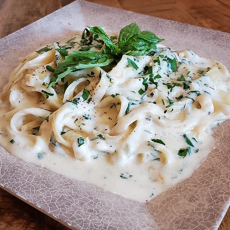 Delicious Fettuccine Alfredo and More Italian Classics